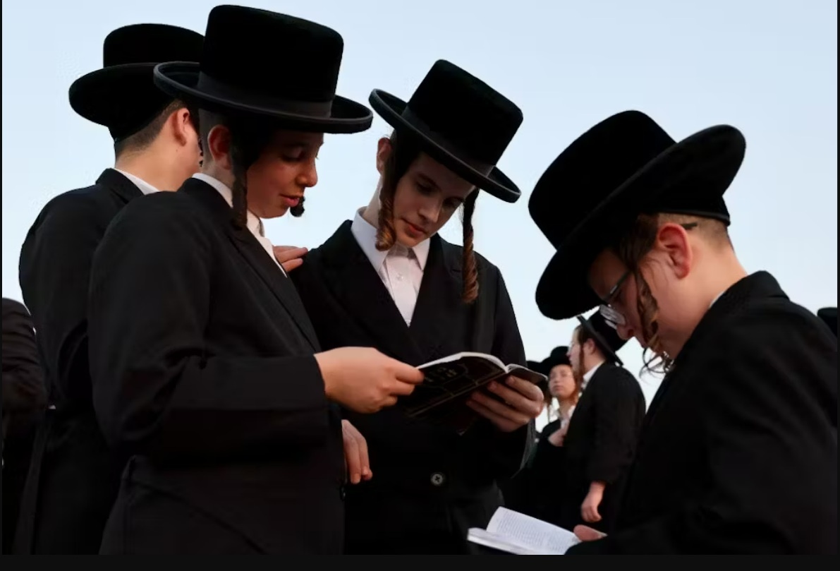 Ультраортодоксальные мальчики-евреи. Источник: Jack Guez/AFP via Getty Images