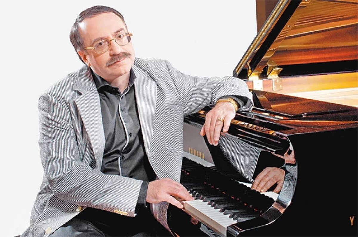    Даниил Крамер.