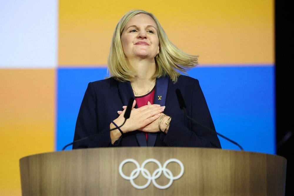    В 41 год двукратная победительница Олимпиад Кирсти Ковентри уверенно доплыла до титула президента Международного олимпийского комитета. / Reuters