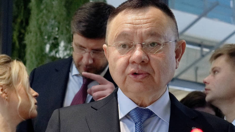 В возглавляемом Иреком Файзуллиным Минстрое “Ъ” сказали, что правительство решило продлить защиту населения от резкого роста штрафов за просроченные долги по ЖКУ.📷Фото: Алексей Смагин / Коммерсантъ