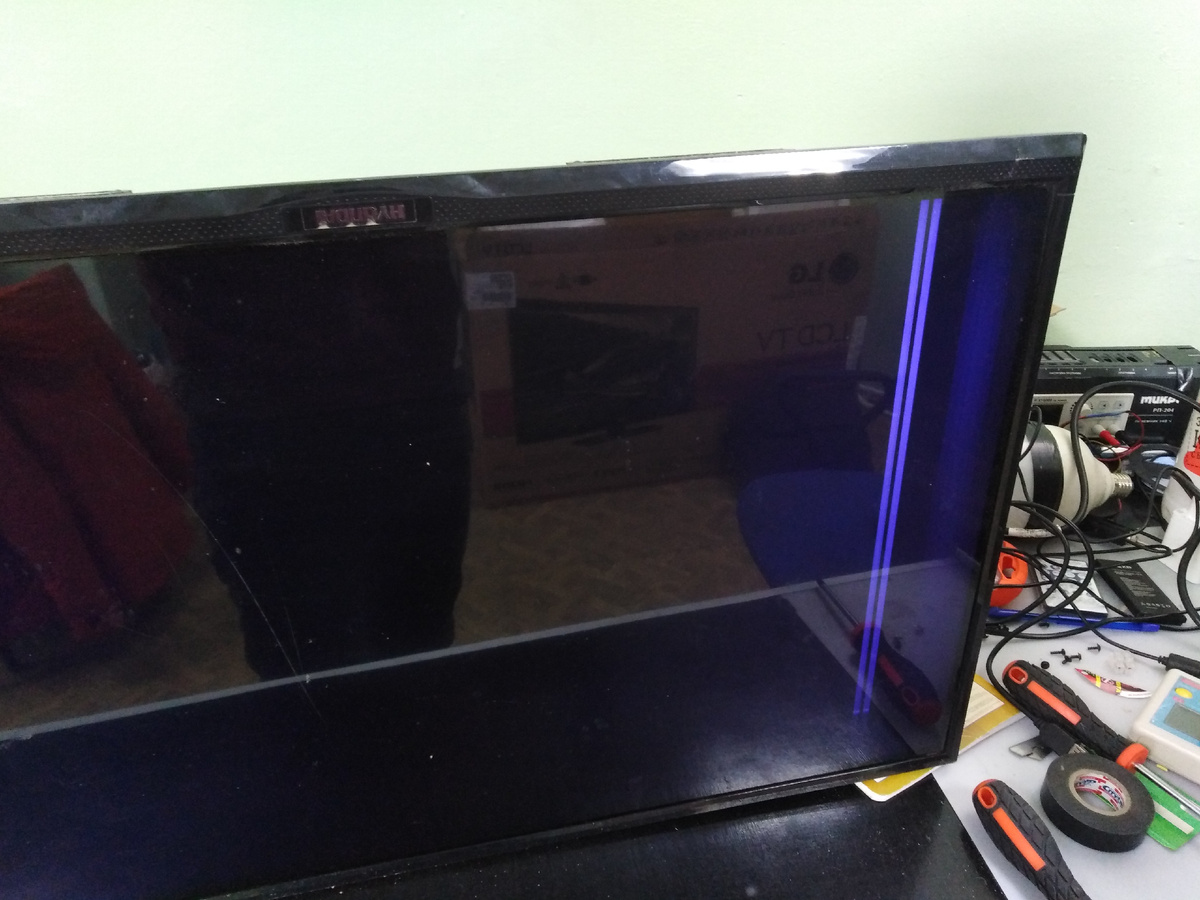 Hhundai H-LED32R402BS2 нет изображения, вертикальные полосы справа