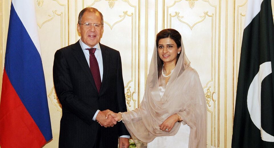     Министры иностранных дел России и Пакистана Сергей Лавров и Хина Раббани Кхар, Исламабад, 4 октября 2012 года. PPI / www.globallookpress.com