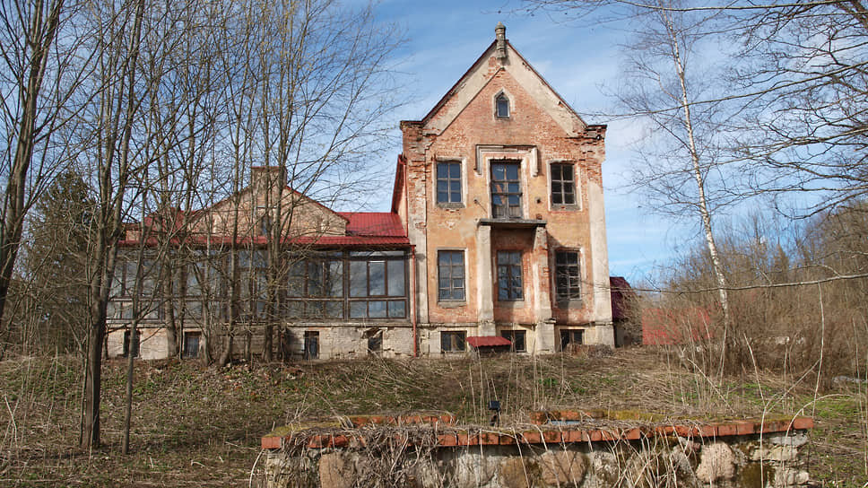 Как оценивают участники рынка, восстановление усадьбы должно обойтись новому владельцу минимум в 400 млн рублей из-за неудовлетворительного состояния объектов.📷Фото: ГИС Торги