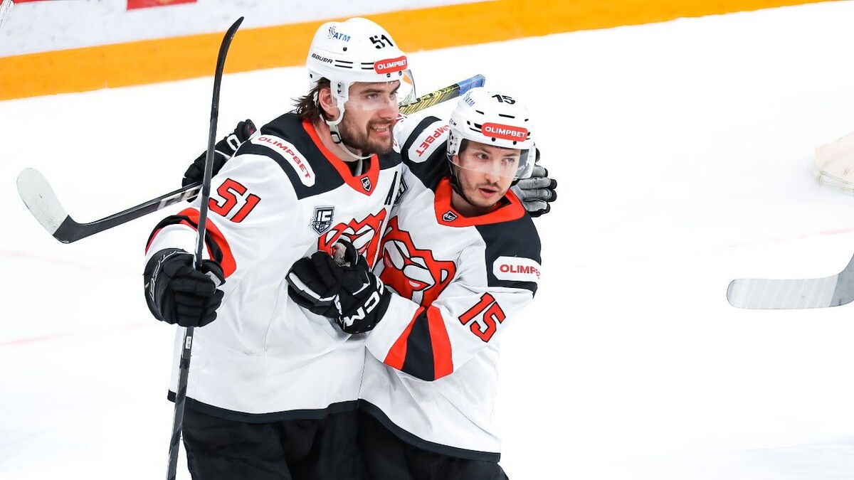 «Молот» продолжает занимать восьмое место в турнирной таблице ВХЛ. Фото: ХК «Молот»