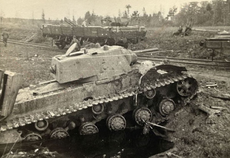 Танк КВ-1 производства ЛКЗ выпуска августа 1941 года