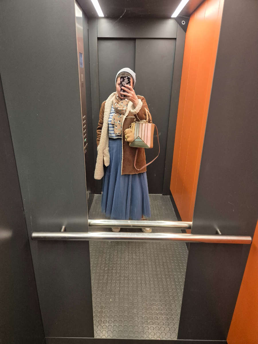 Когда ты всегда чуть-чуть немножечко сильно overdressed