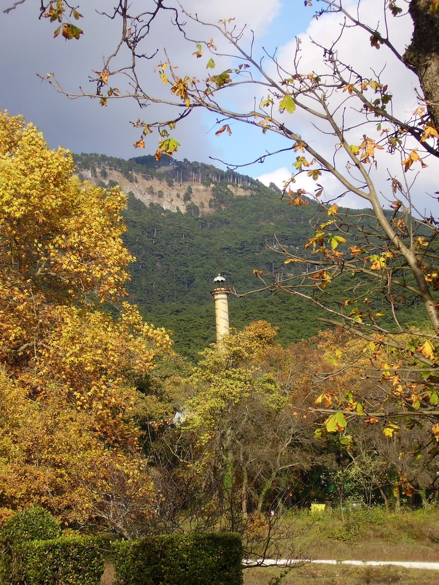 Минарет (труба электростанции). Фото Сергея Малышева.