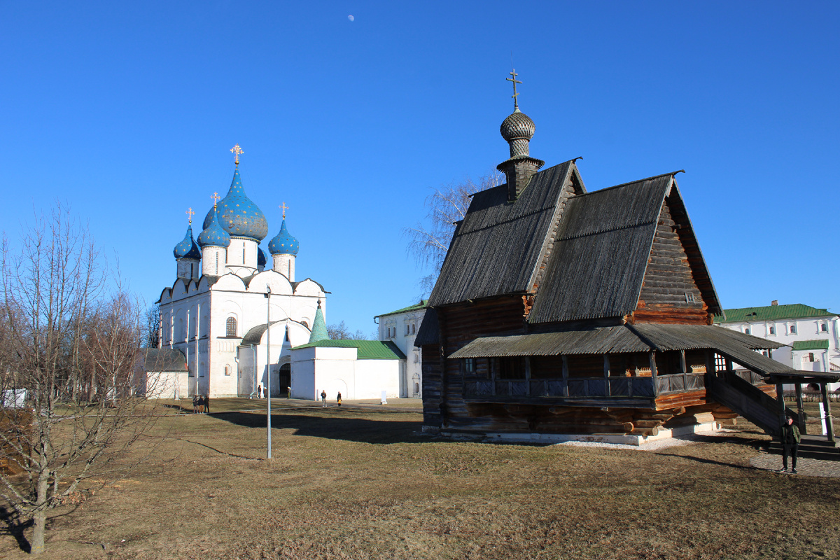 Церкви в Суздальском кремле. Фото автора