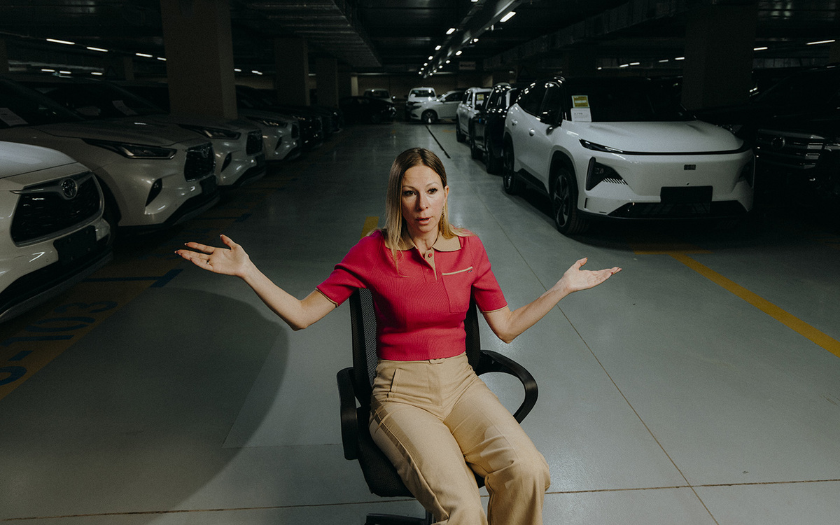 Михаил Гребенщиков / РБК📷Елена участвовала в разных автомобильных шоу: «Тест-драйв от Лисы» на «Домашнем», «Блондинка рулит» на «А1», а также вела собственное шоу на РЕН ТВ.