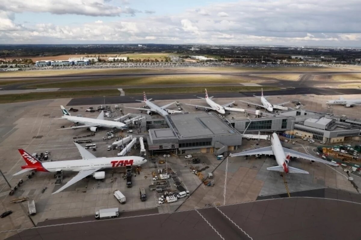    Лондонский аэропорт «Хитроу» обесточен и закрыт из-за пожара