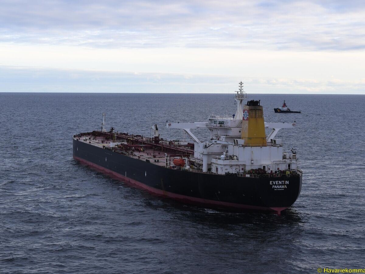    Танкер Eventin© Фото : Havariekommando