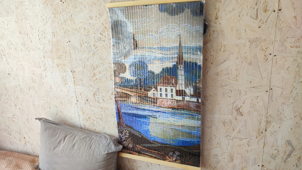 Обогреватель: картина на стене