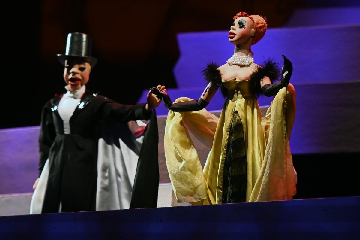     Сцена из спектакля «Я — Сергей Образцов» / РИА Новости / Кирилл Каллиников