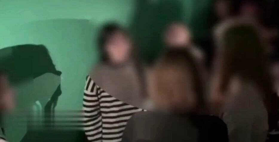 Школьницы из Кузбасса сняли на камеру избиение ученицы