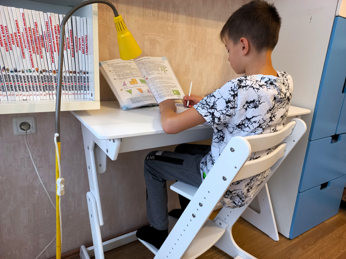 Комплект регулируется под ребенка➡️. Цена вопроса около 17 т. рублей. Заказывали на Озоне.