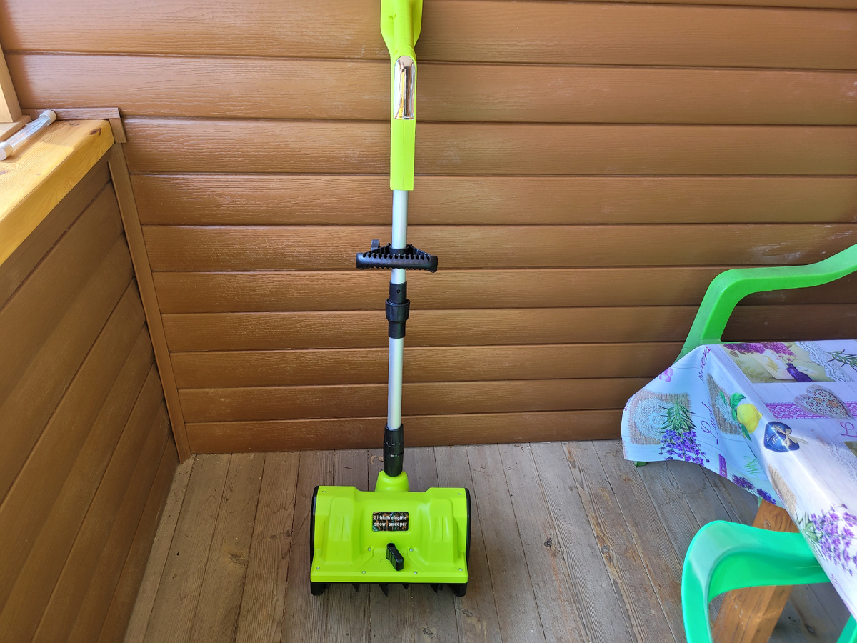 Убираем снег