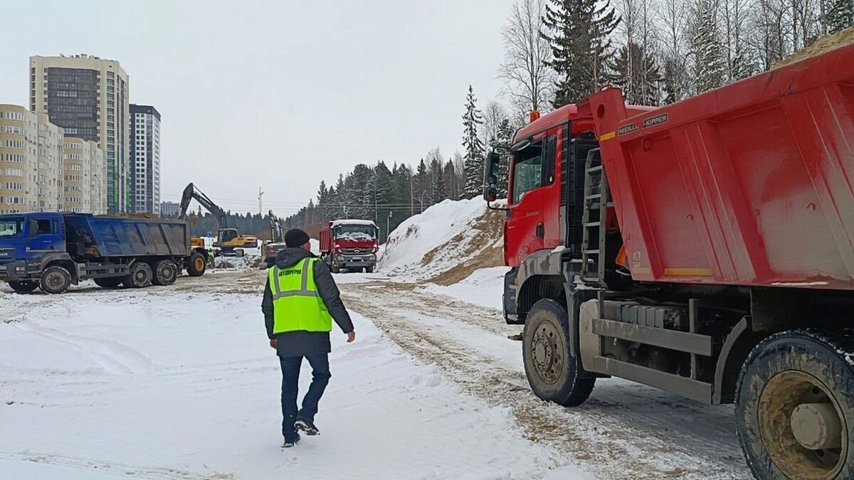    В Сургуте продолжается строительство дороги на улице Усольцева на участке от улицы Шидловского до улицы Семёна Белецкого