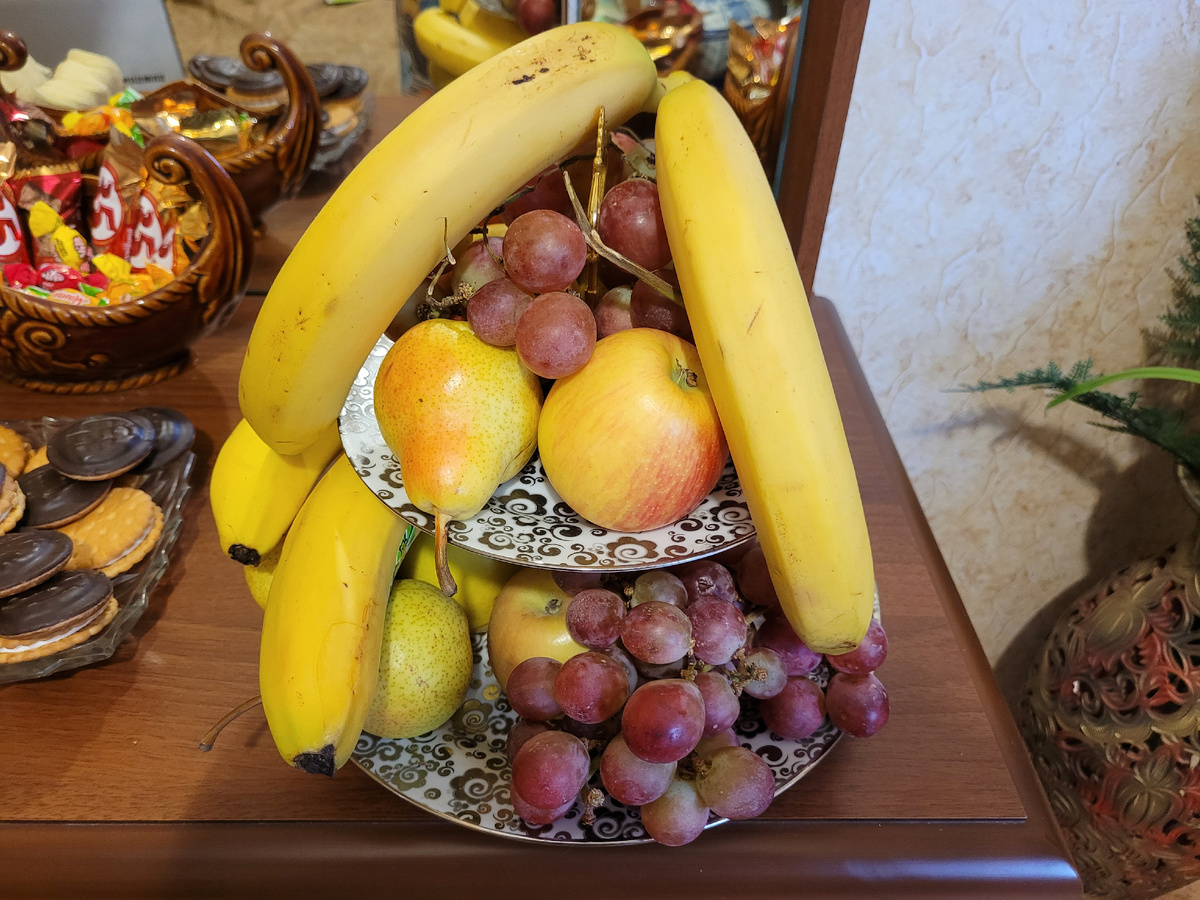Фруктовая тарелка, виноград оказался очень вкусный