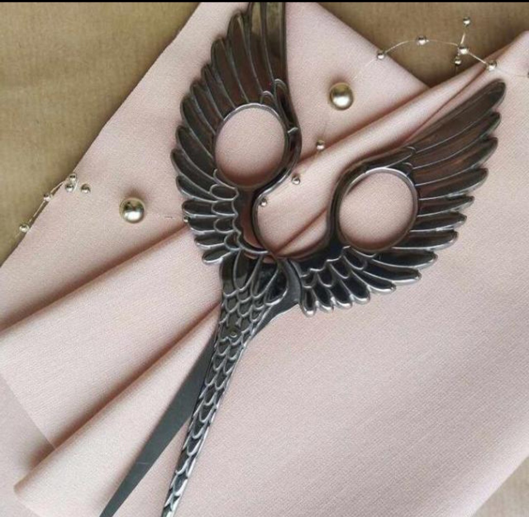 Такие ножнички. Может, тоже на что-то другое поменять? Надо подумать 🙈