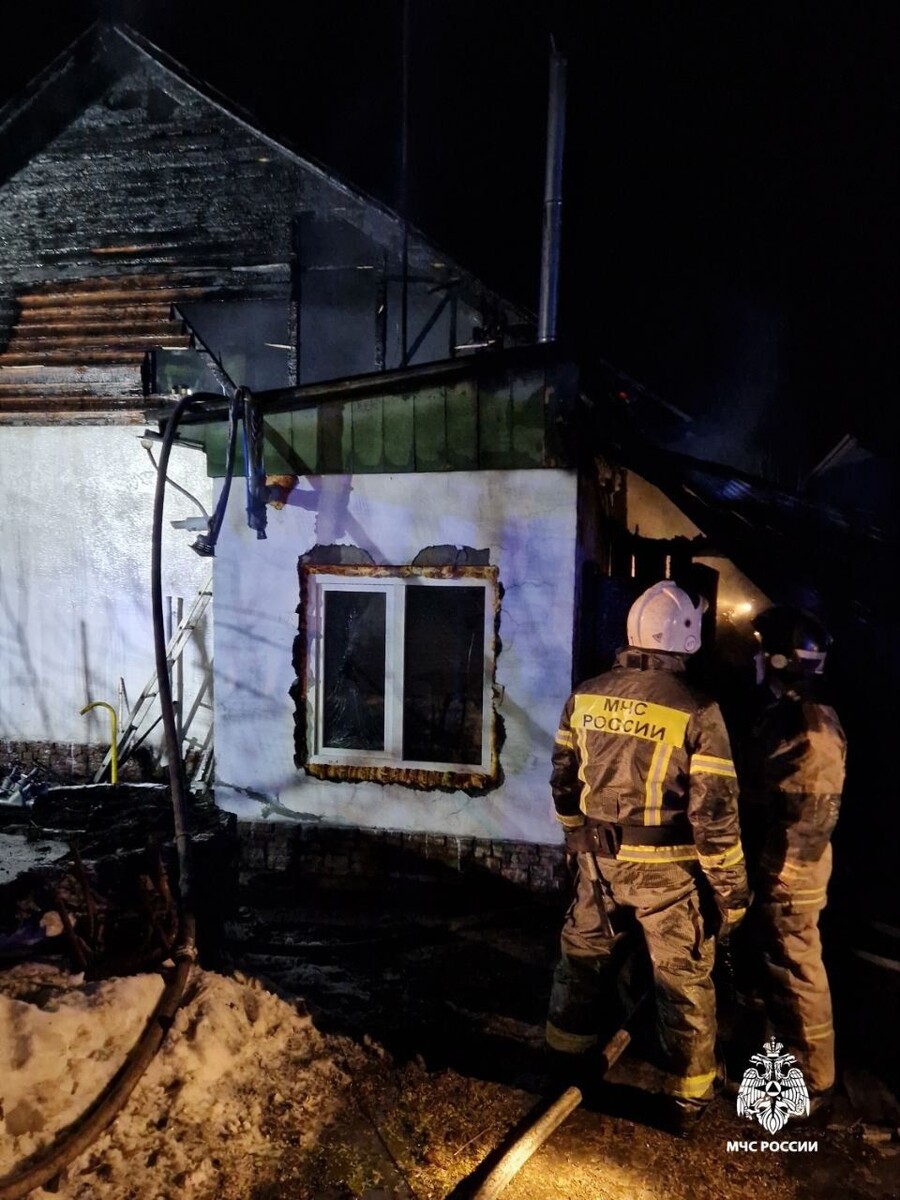    Пожар в селе Кызыл-Озек. Источник: ГУ МЧС России по Республике Алтай
