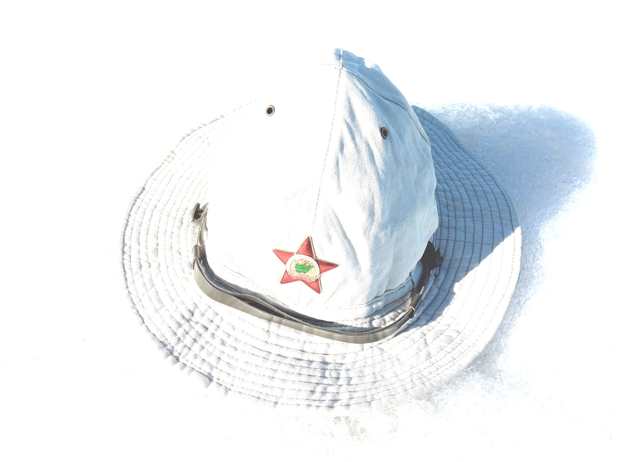 Вот примерно так ярко... там жить...