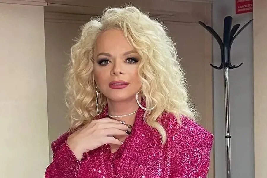 Лариса Долина