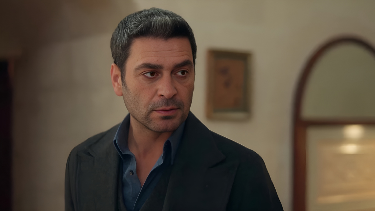 кадр из сериала "Далекий город"