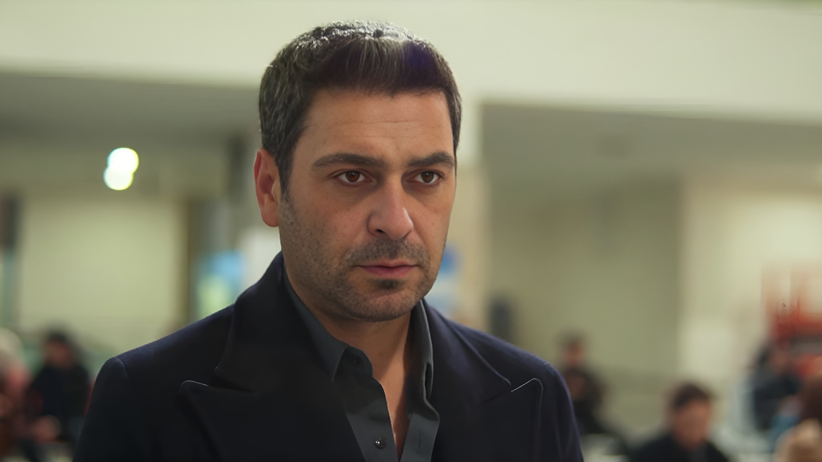 кадр из сериала "Далекий город"