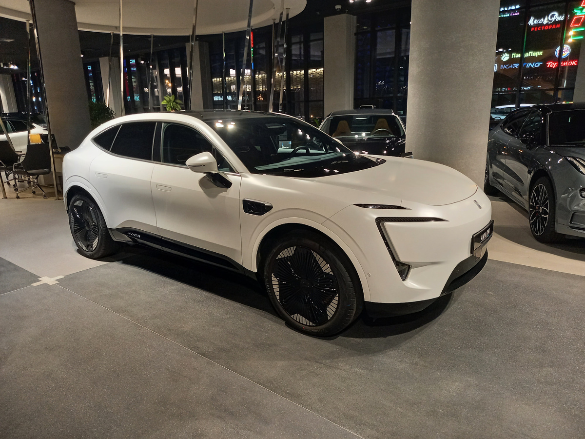 Avatr 11 - электрический кроссовер за год подешевел почти на 4% (-3,8%).