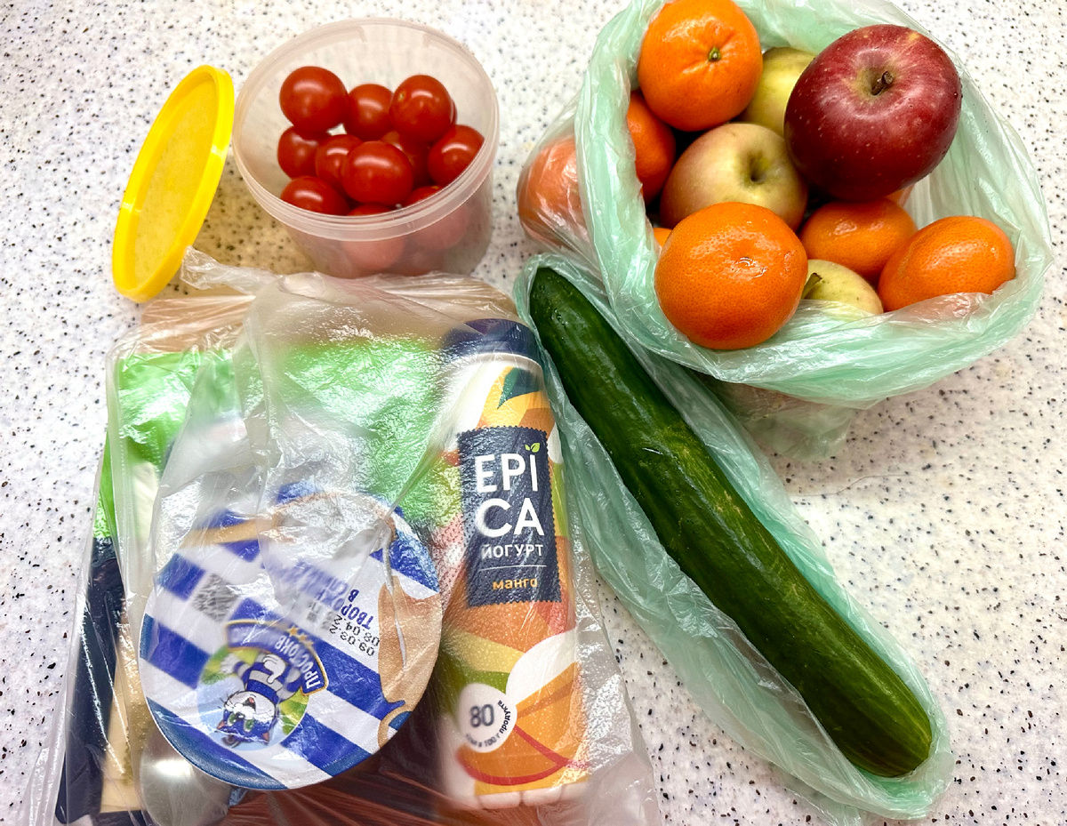 Запасы еды в поезд. 