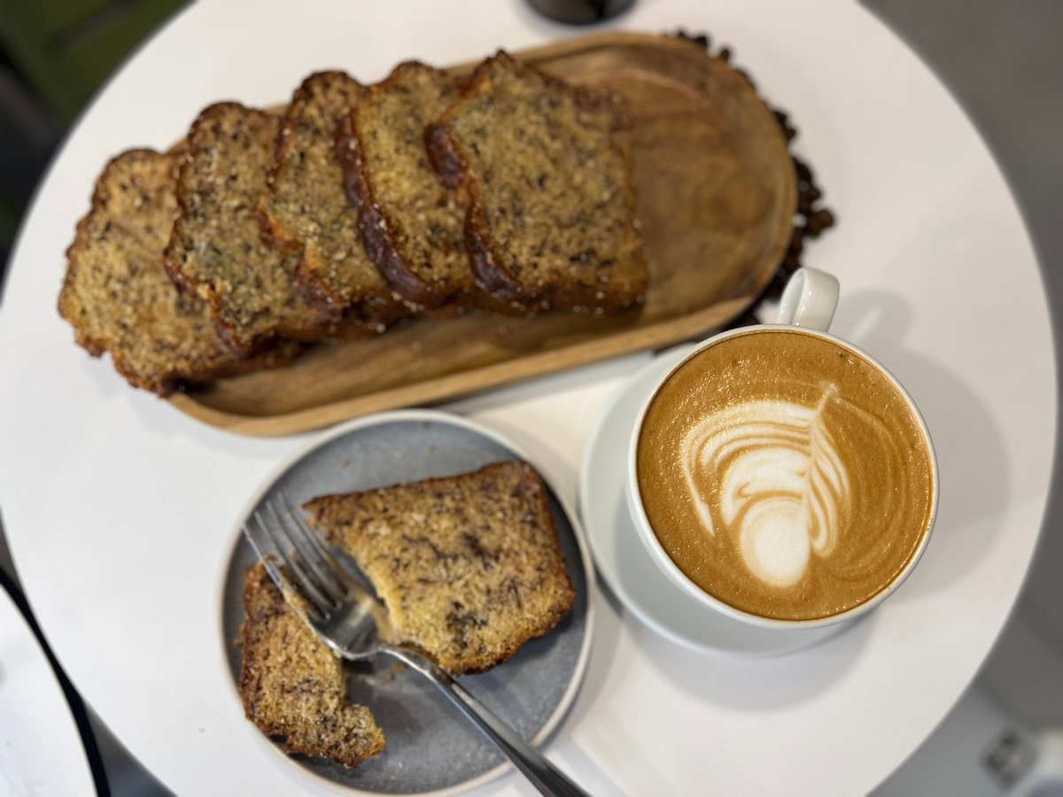 фото https://www.tripadvisor.ru/Restaurant_Review-g304074-d26864511-Reviews-CUPS_Coffeeshop-Budva_Budva_Municipality.html#/media/26864511/?albumid=101&type=ALL_INCLUDING_RESTRICTED&category=101