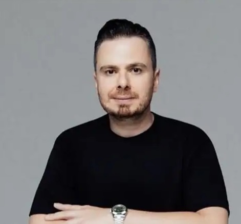 Основатель и генеральный директор Turan Озгюр Байрактар