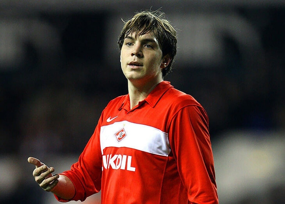 Сейчас уже с трудом верится, но когда-то и Дзюба был юнцом. В красно-белой форме