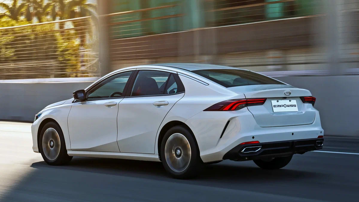 В Россию едет GAC Empow — стильный, бодрый и слегка дерзкий седан, который хочет потеснить Volkswagen Jetta, Chery Arrizo 8 и Changan Uni-V. Китайцы не мелочатся и сразу предлагают две версии: обычную GS и спортивную GL.