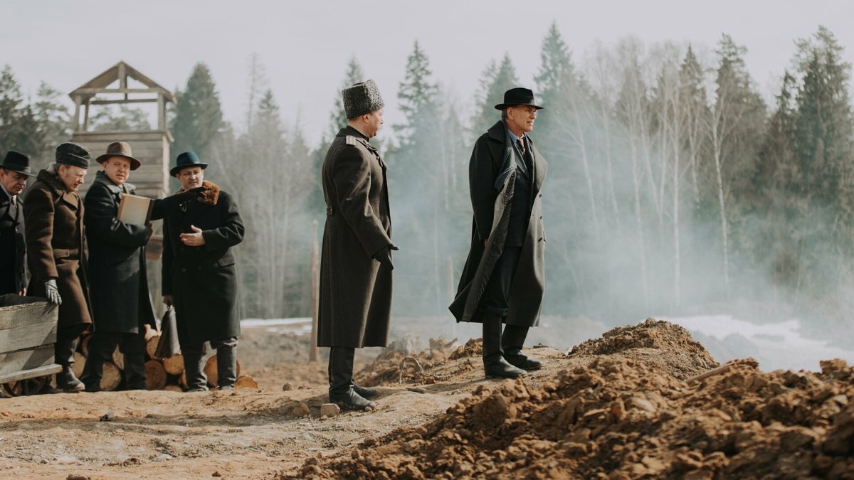 Герои сериала «Атом»