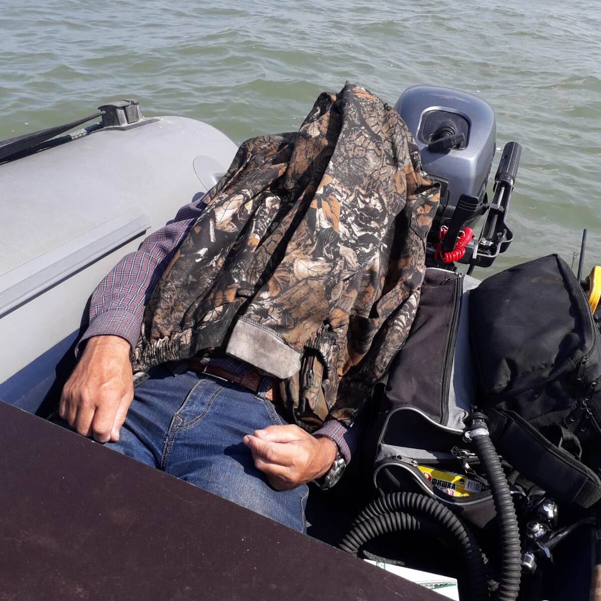 Ждемс,когда его величество судак соизволит выйти перекусить...