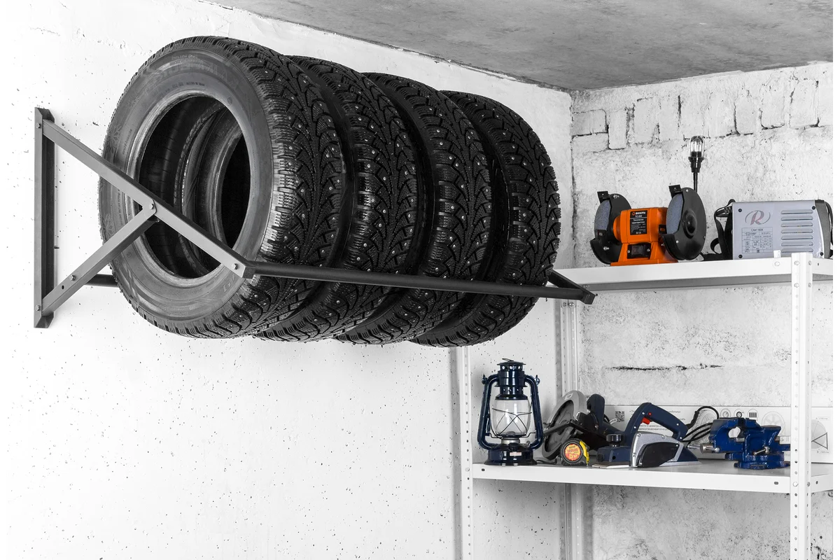 Как правильно хранить колеса в гараже: на дисках и без дисков 