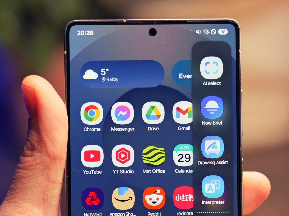    Samsung расширила список моделей, которые получат One UI 7