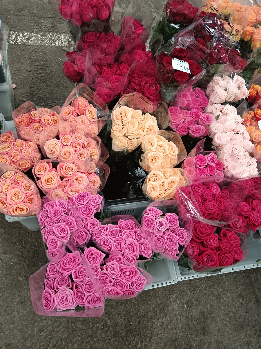 Цветочный рынок в Краснодаре.