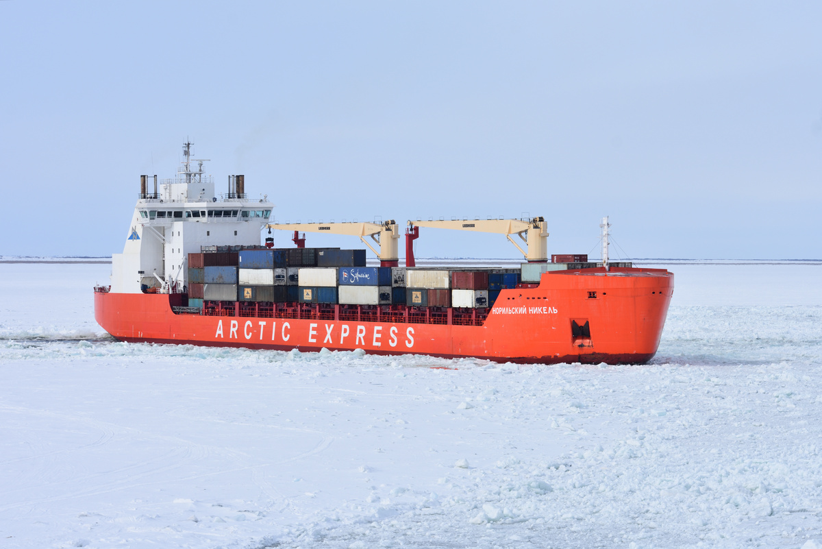 Контейнеровоз усиленного ледового класса «Норильский никель»