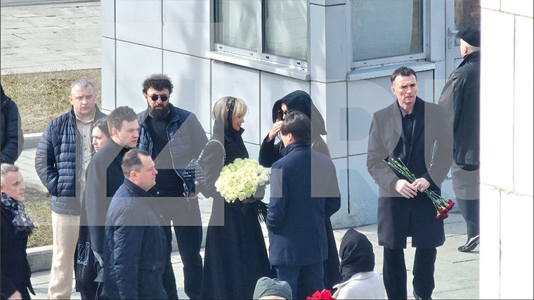    Пластический хирург Тимур Хайдаров на месте. Фото: ИЗВЕСТИЯ/Зоя Игумнова