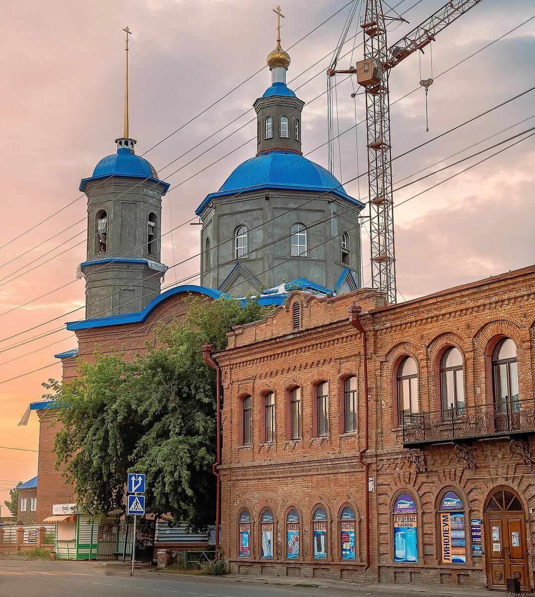    Дом купца Тинкера, Куйбышев. Фото Tyryshkina.katerina, Creative Commons Attribution-Share Alike 4.0 International, Wikimedia Commons