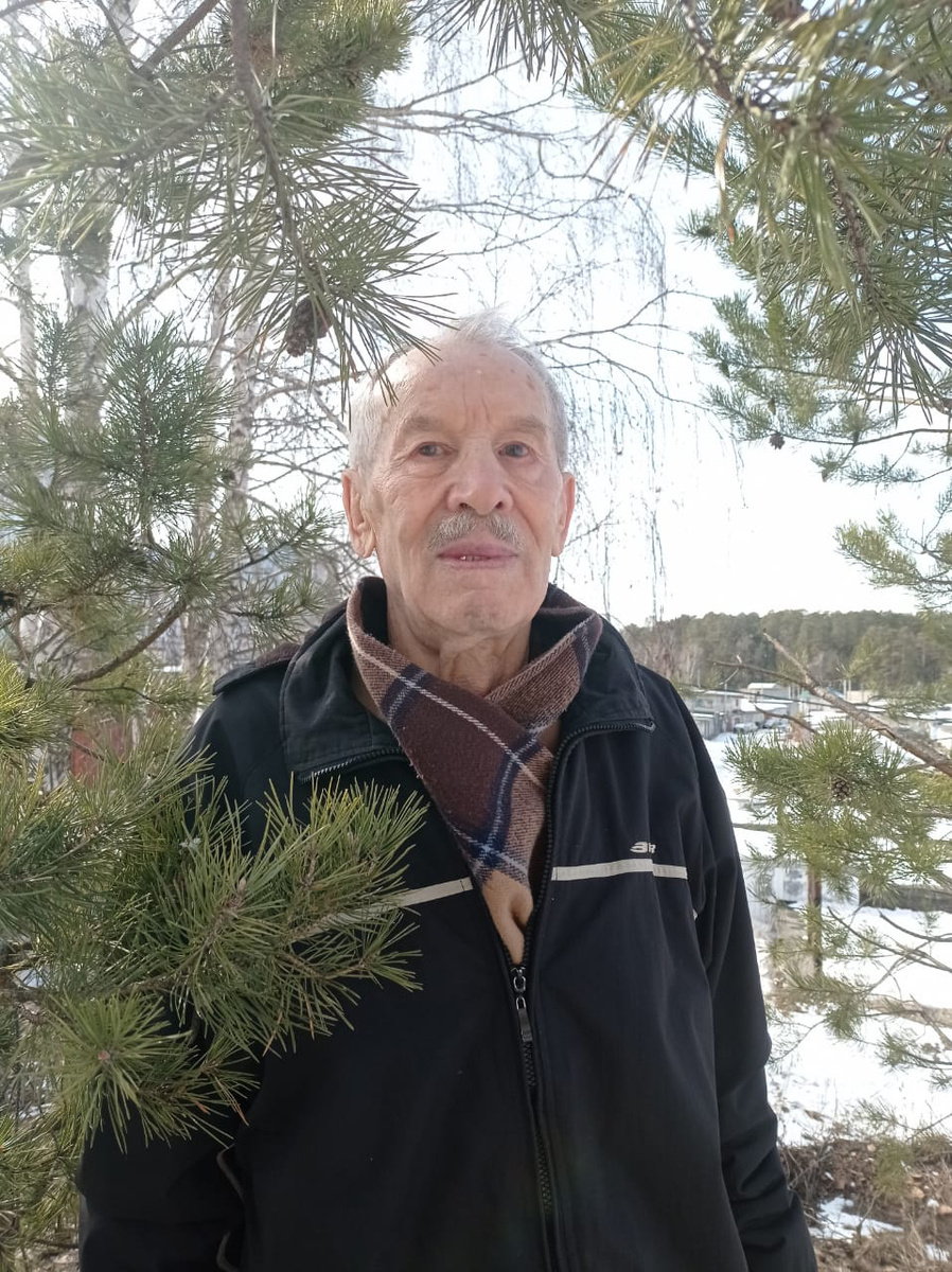 Анатолий Петрович принимал участие в четырёх победных парадах в Москве