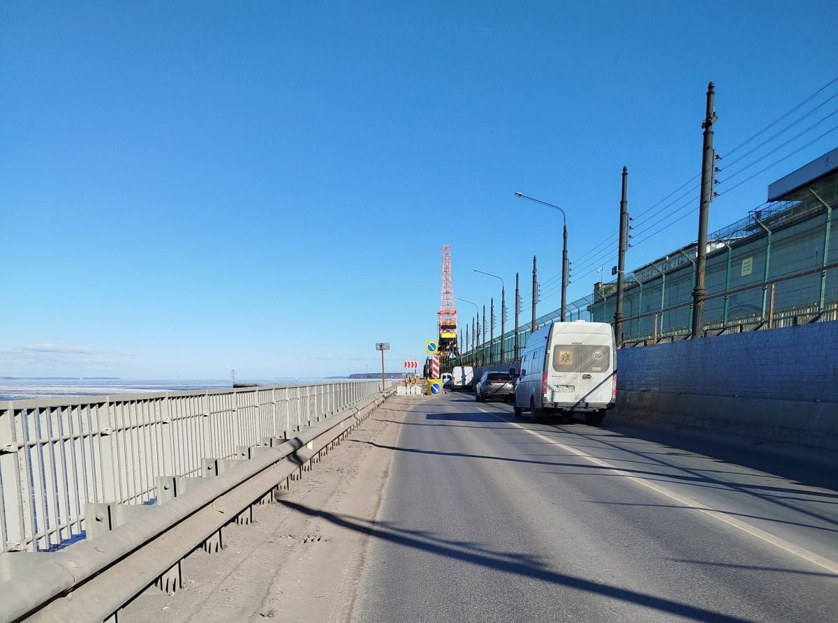    В эти дни на мосту будут вводить интервальные перекрытия движения