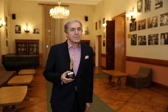    Снова награда