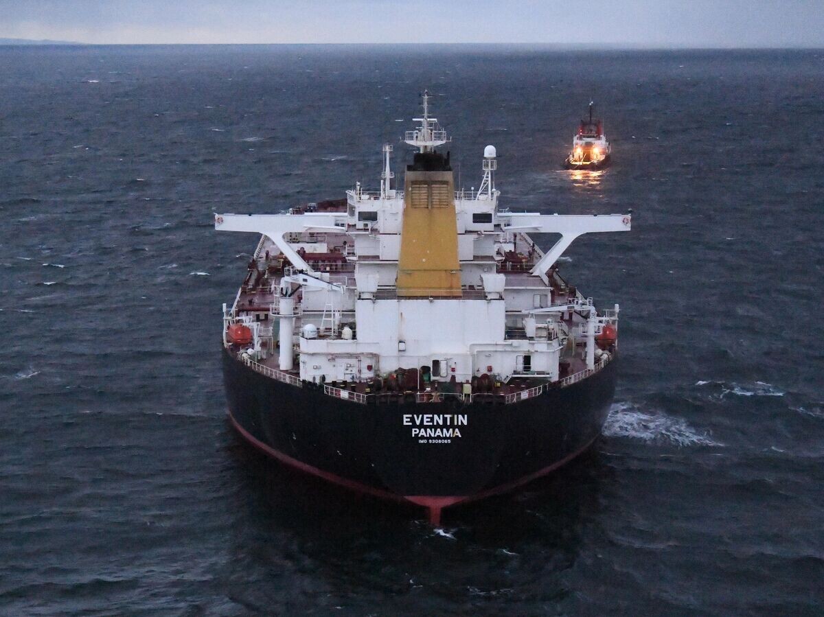    Танкер Eventin, потерявший управление близ Рюгена© Фото : Havariekommando