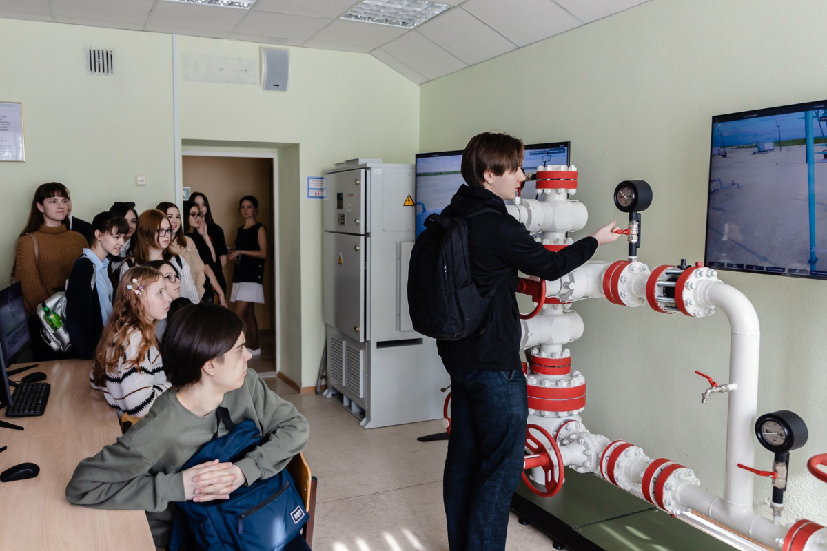    Нижневартовский госуниверситет будет готовить по новым программам нефтяников и соцработников