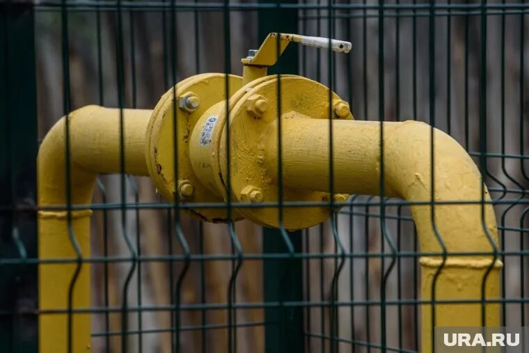 Работы проводились в опасной близости к газовой трубе. Фото: Илья Московец © URA.RU