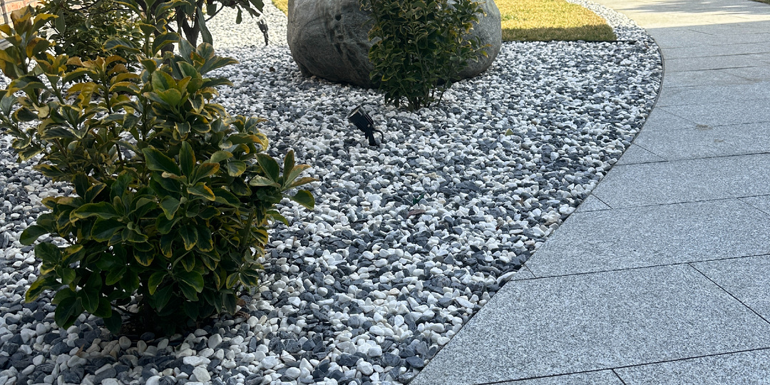 Керамогранит во дворе