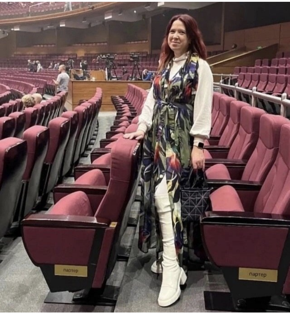 Ульяна Карпова в зрительном зале. Через несколько минут сюда ворвутся вооруженные террористы